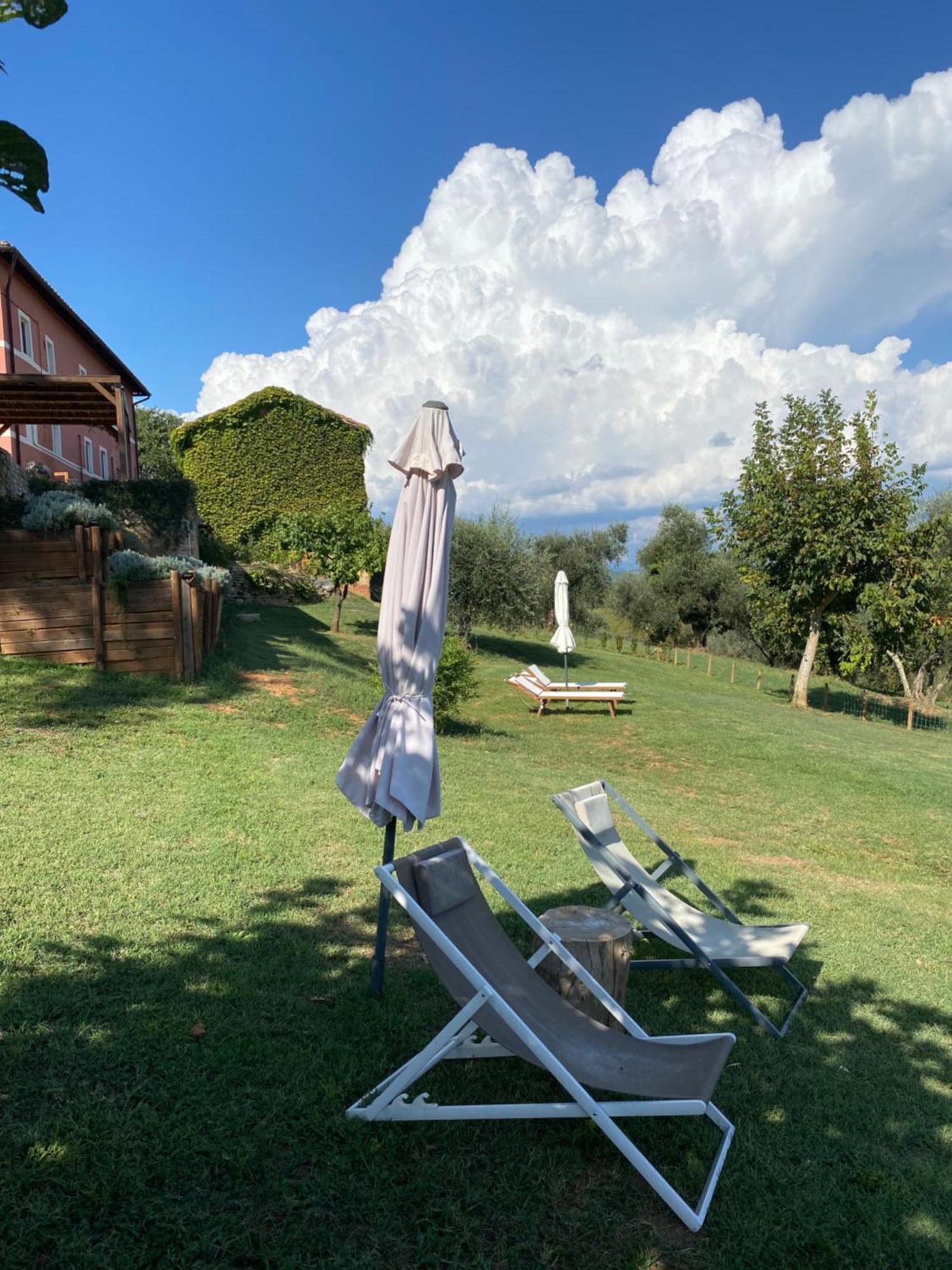 Palazzo Del Papa Country Suites Siena Eksteriør billede